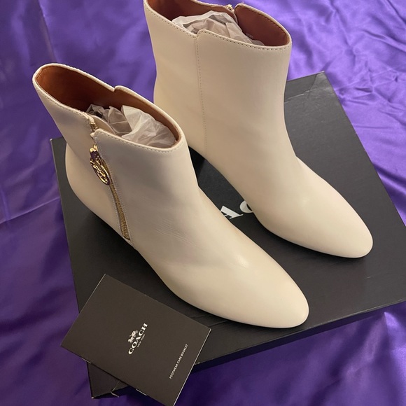 Iris Leather Bootie - Picture 7 of 11